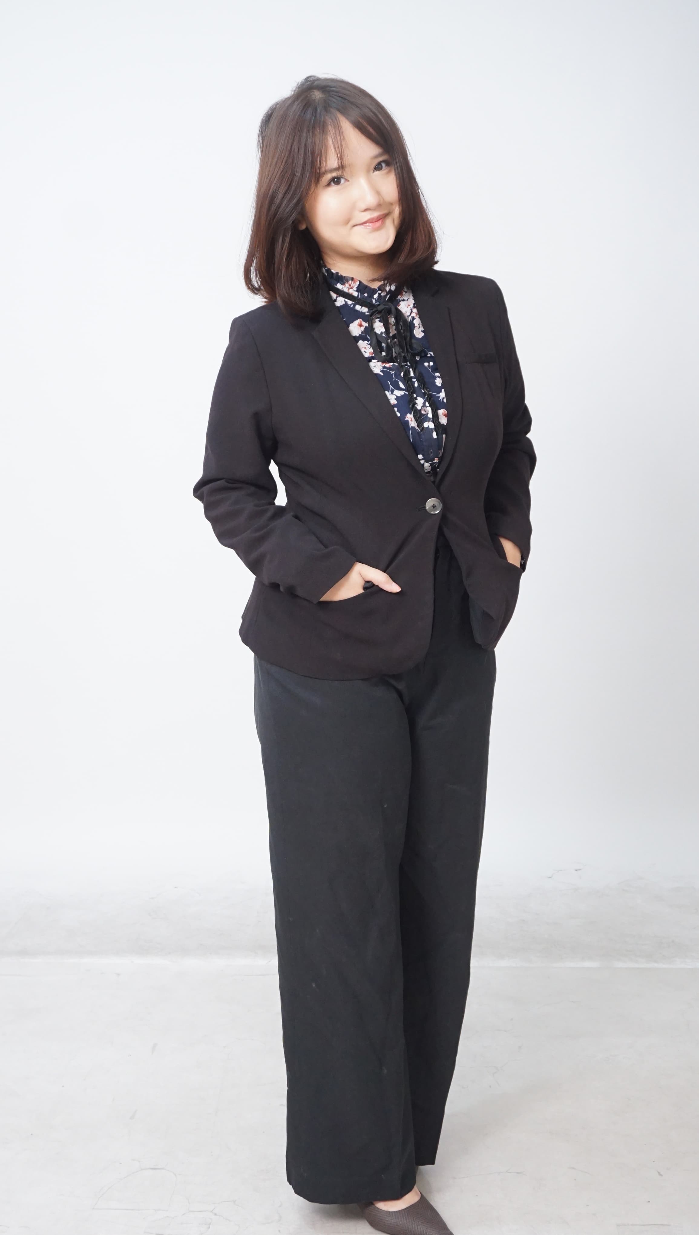 Dian Olivia Siregar, Head Chair